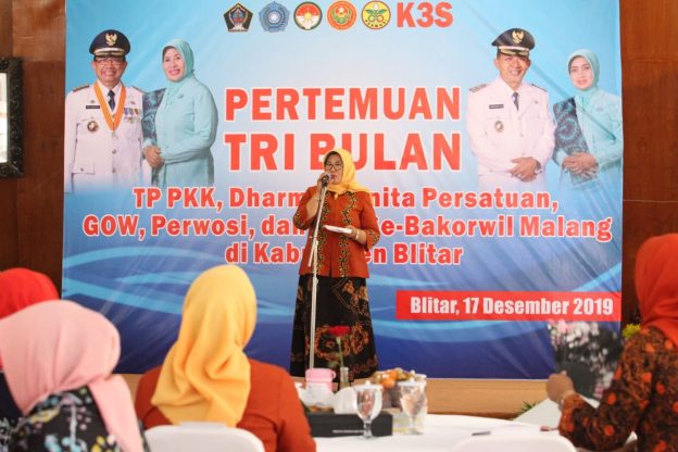 Pertemuan Tri Bulan IV, Ketua TP PKK Kabupaten Blitar Ajak Kader PKK Terus Tingkatkan 10 Program Pokok