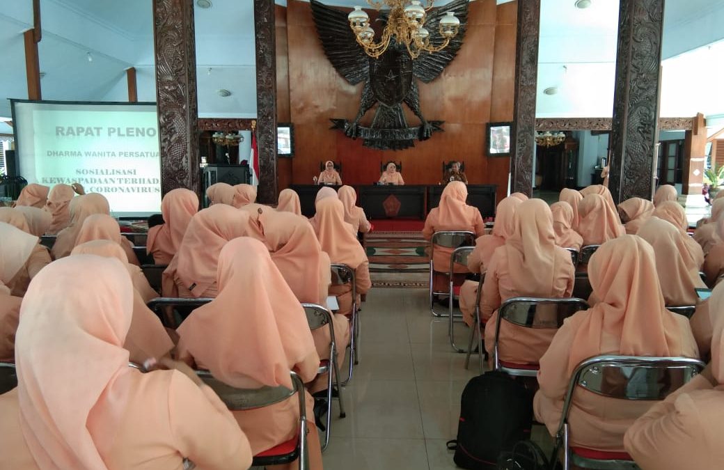 Rapat Pleno Dharma Wanita Persatuan (DWP) Ajak Ibu-Ibu Cerdas Sikapi Virus Corona
