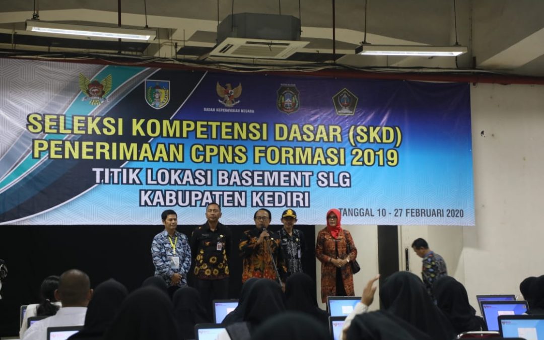 Bupati Blitar Kunjungi Peserta CPNS di Hari Kedua