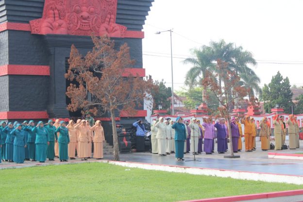 Upacara Ziarah Peringati Hari Ibu ke- 91