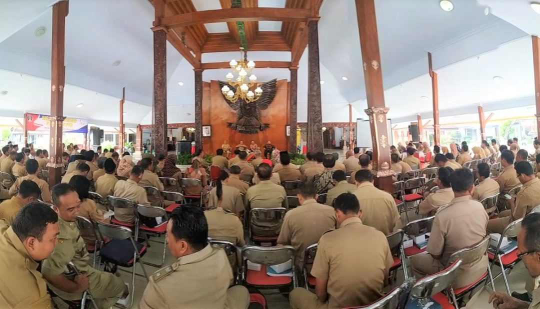 Pemkab Blitar Berikan Bimtek Penguatan PPID Kepada Perangkat Desa