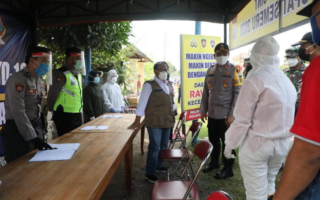 Bupati Rijanto Kunjungi Posko Check Point di Wilayah Blitar Barat