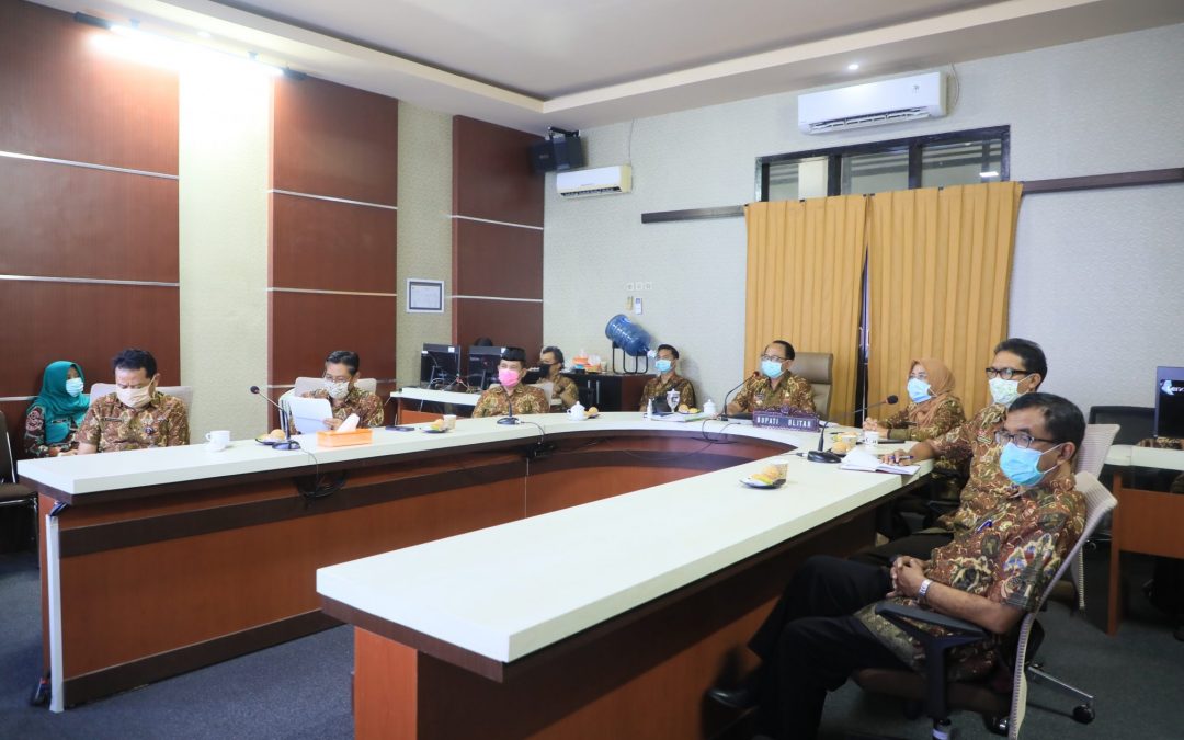 Melalui Video Conference, Bupati Rijanto Dorong ASN Belanjakan Gajinya untuk Produk UMKM