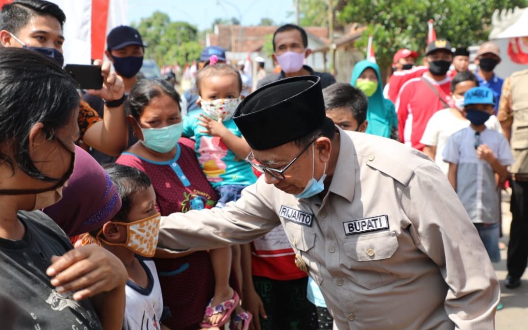 Bupati Rijanto Kunjungi Warga di Binangun Sosialisasikan Pencegahan Covid-19