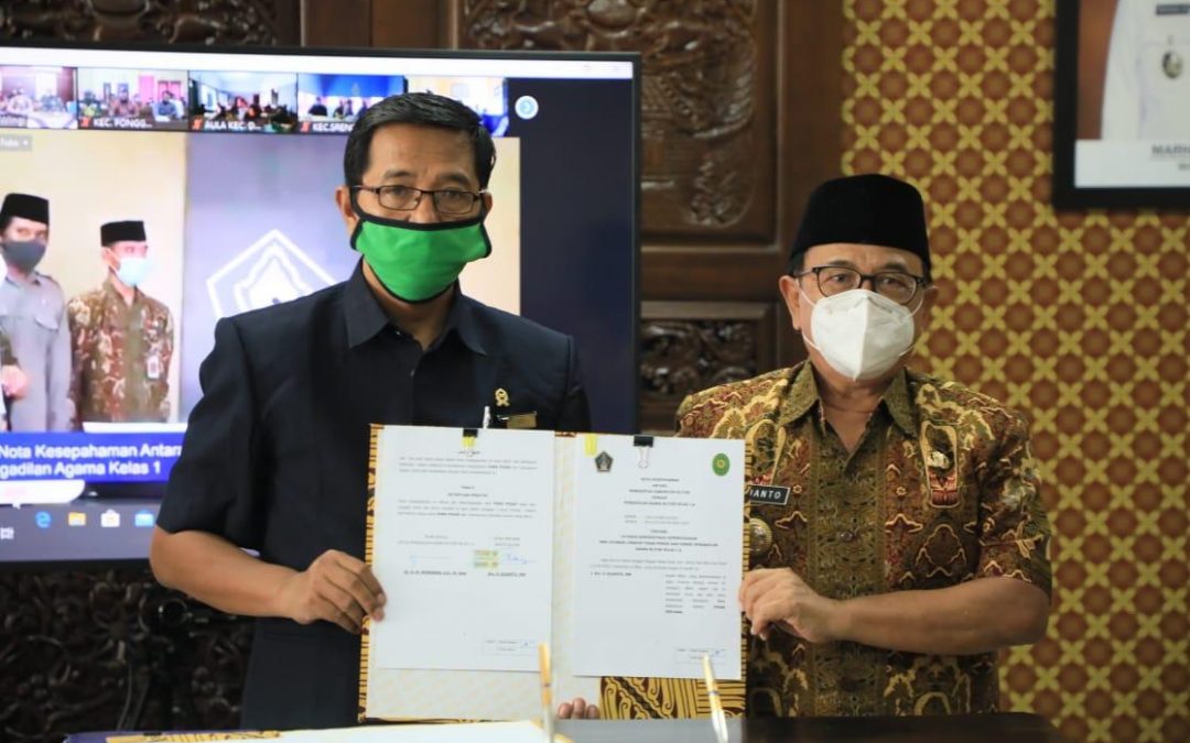 Pemkab Blitar Bersama Pengadilan Agama Blitar Kelas 1A Tanda Tangani MOU Pelayanan Adminduk