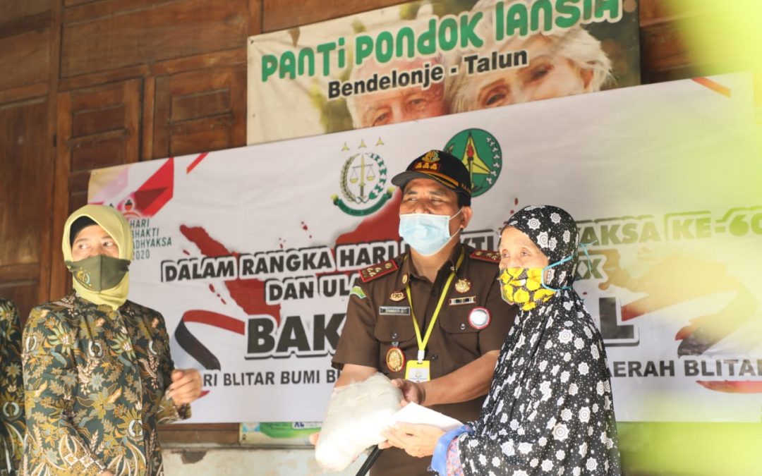 Kejari Blitar Gelar Baksos dalam Rangka Hari Bhakti Adhyaksa ke 60 dan Ulang Tahun IAD