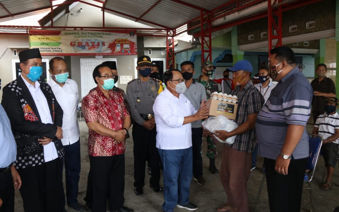 Bupati Blitar Serahkan Bansos Tahap Dua di Desa Ngeni dan Desa Sumberboto