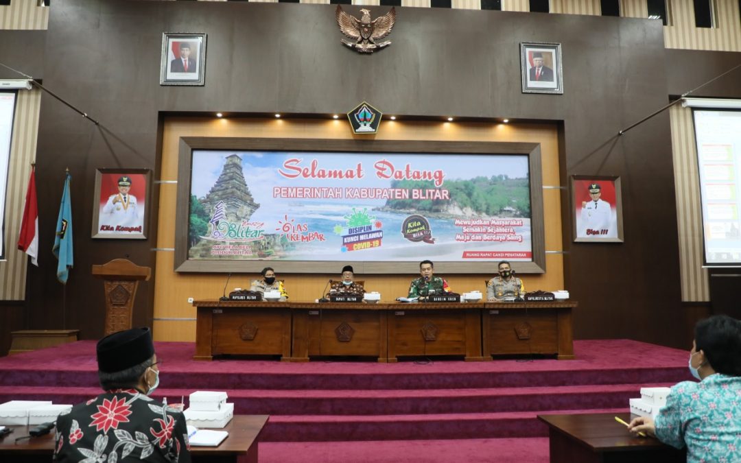 Bupati Blitar Pimpin Rapat Evaluasi Penanganan Covid-19, Dorong Pembentukan Tangguh Semeru di Sektor Pelayanan Publik