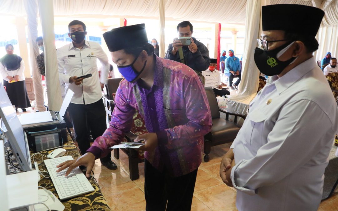 Tingkatkan Pelayanan Masyarakat, Dispendukcapil Kabupaten Blitar Manfaatkan Program Baru Salam Empat Jari