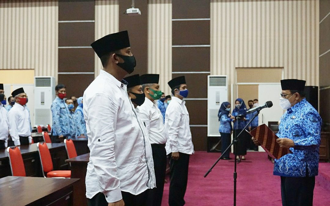 Upaya Tingkatkan Daya Saing di Bidang Pertanian, Bupati Rijanto Lantik Pengurus Gapoktan