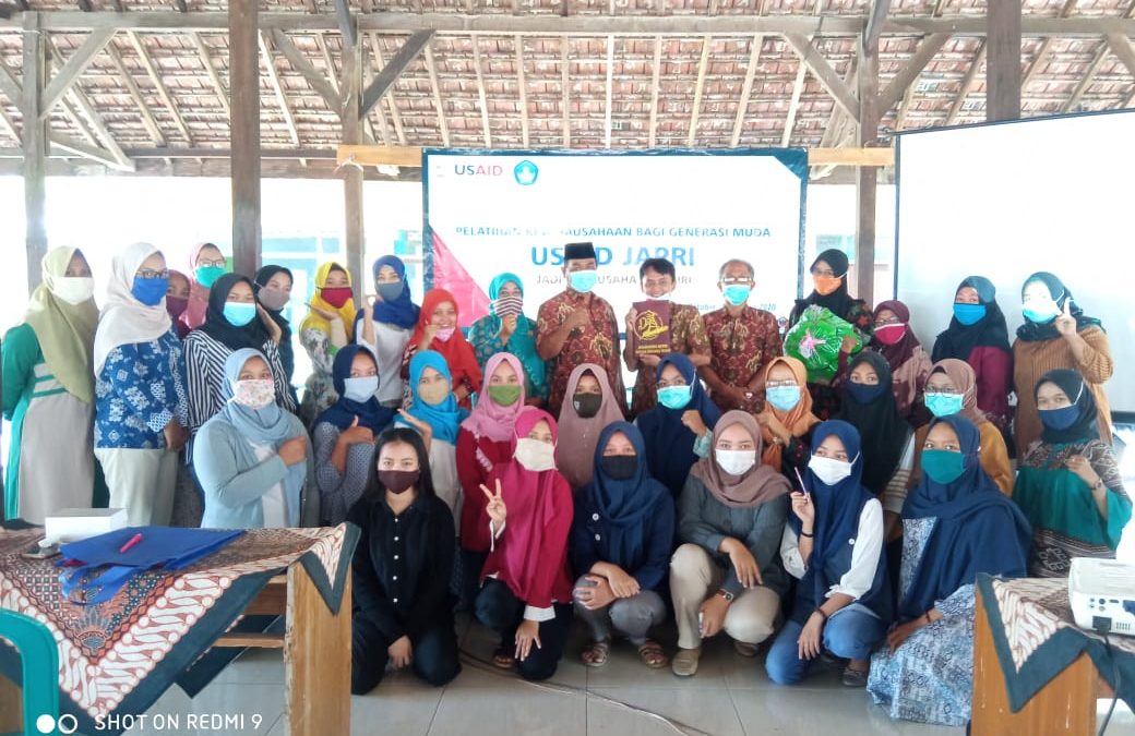 Pemkab Blitar Bersama USAID JAPRI Adakan Pelatihan Kewirausahaan Bagi Pemudi Desa Tlogo