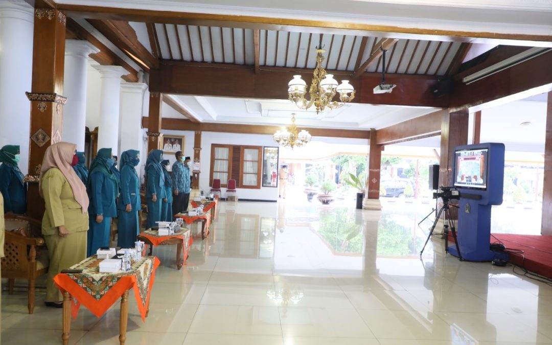 Pjs Ketua TP PKK Kabupaten Blitar Ikuti Pencanangan Monitor Terpadu Gerak PKK Bangga Kencana