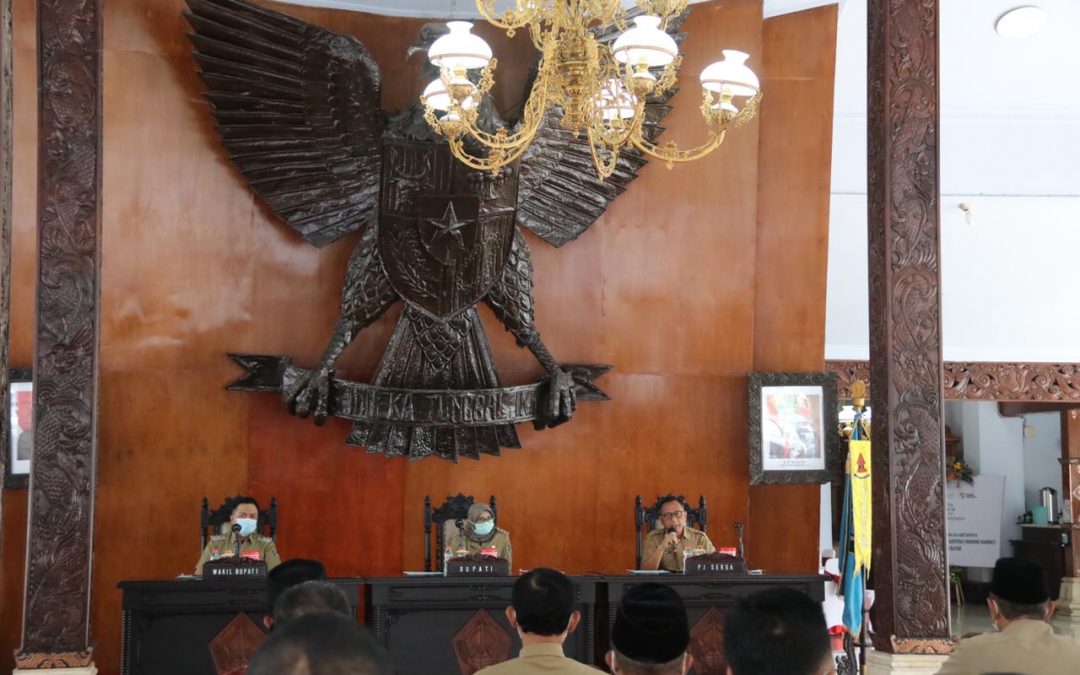 Pimpin Rapat Koordinasi, Bupati Blitar Minta Wujudkan Visi dan Misi Bersama ASN
