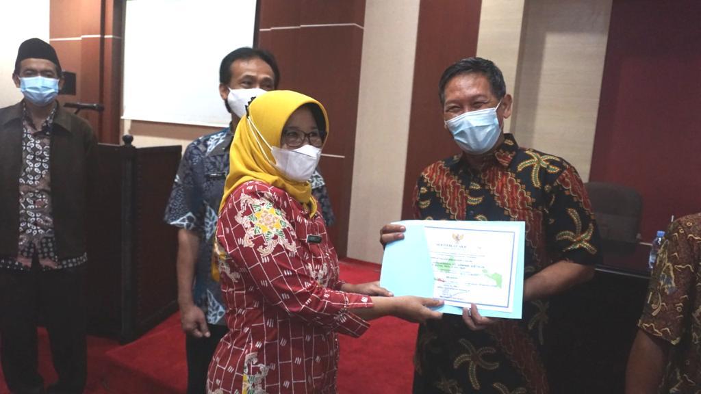 8 Perpustakaan Terima Sertifikat Akreditasi dari Dinas Perpustakaan dan Arsip Kabupaten Blitar