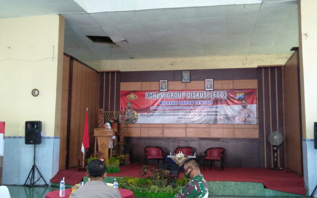 Bupati Blitar Hadiri FGD Upaya Pencegahan Penyebaran Covid -19 Pada Bulan Ramadhan 1442 H