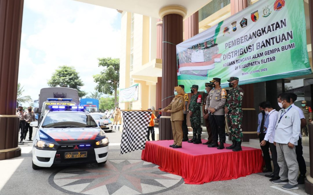 Bupati Blitar Berangkatkan Bantuan untuk Korban Gempa