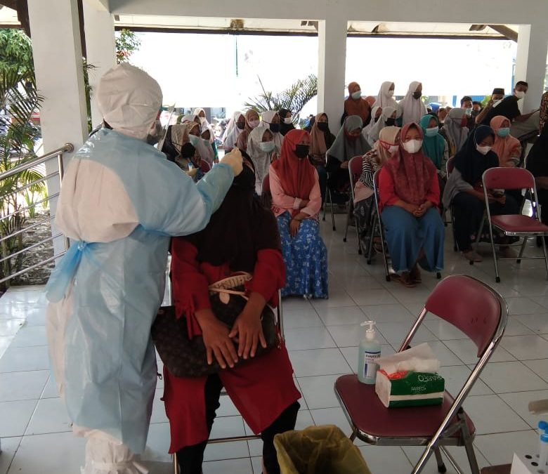 Pilot Project Pemkab Blitar Fasilitasi Santri Test Rapid Antigen
