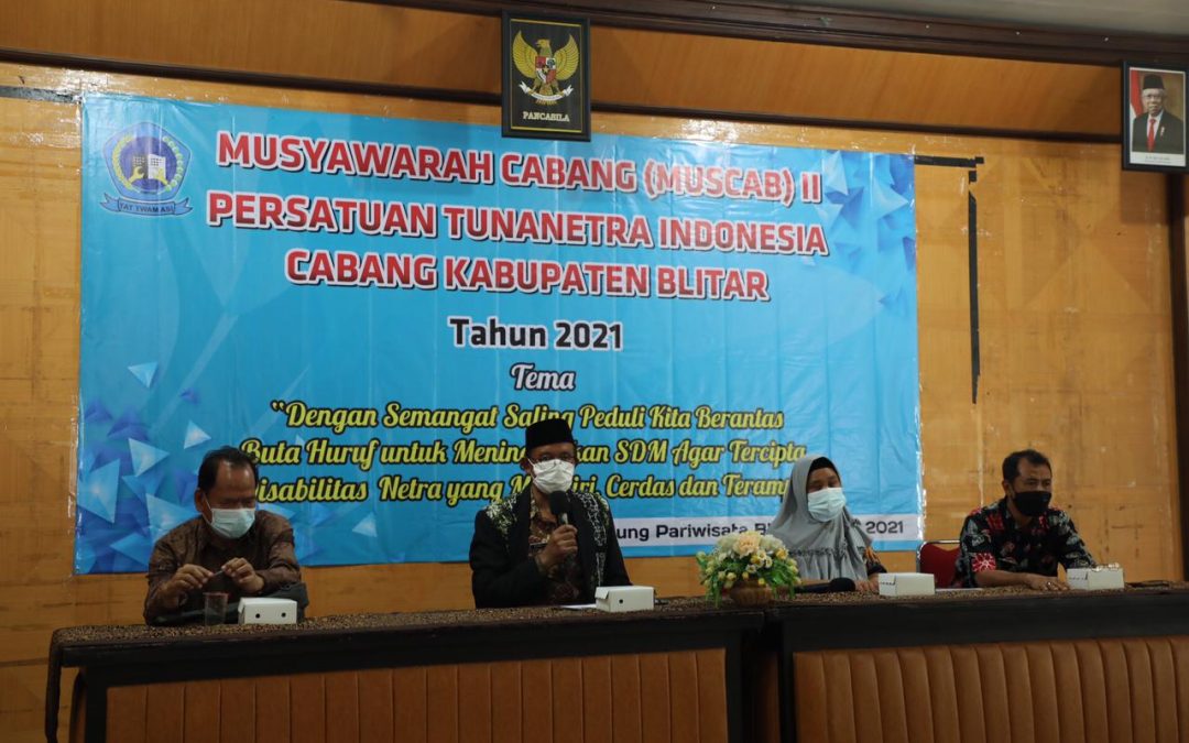Kepala Dinsos Kabupaten Blitar Sampaikan Upaya Peningkatan SDM di Muscab II Persatuan Tunanetra Cabang Kabupaten Blitar