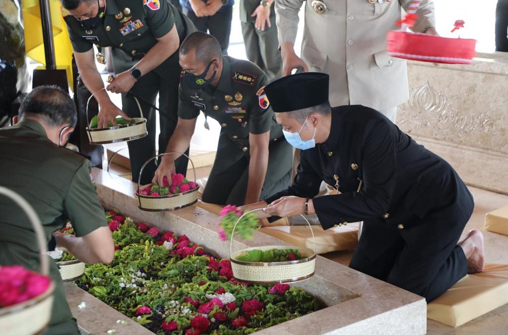 Wakil Bupati Blitar dampingi Pangdam V Brawijaya dan Wakapolda Jatim Ziarah Makam Bung Karno