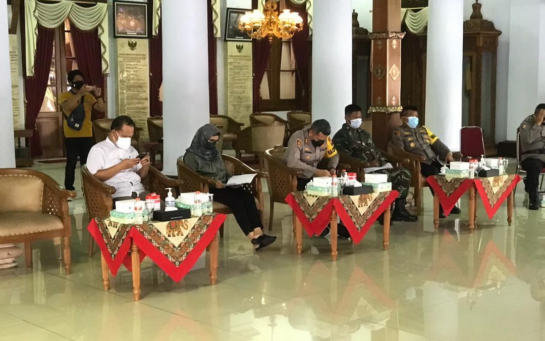 Bupati Blitar Ikuti Rapat Koordinasi PPKM Darurat dengan Kementrian