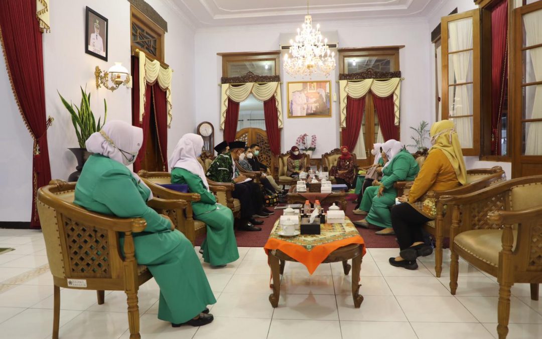 Audiensi dengan Fatayat NU, Mak Rini Siap Dampingi Program Perempuan Bersuara Bidang Kesehatan