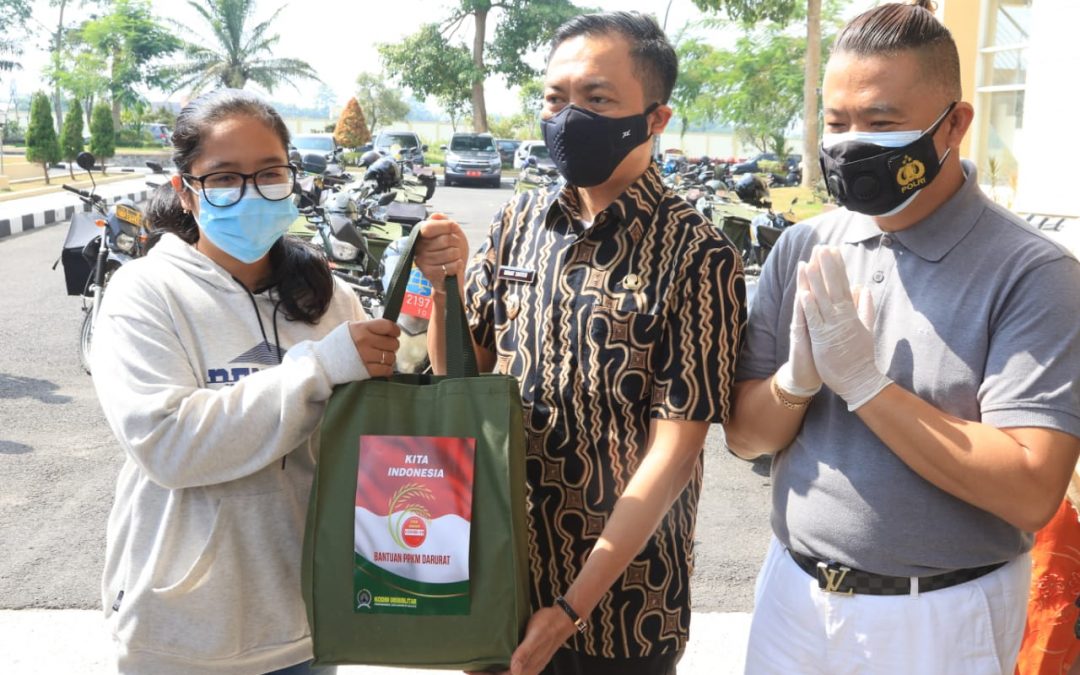 Wabup dan Forkopimda Salurkan Bantuan untuk Masyarakat Terdampak PPKM Level 4