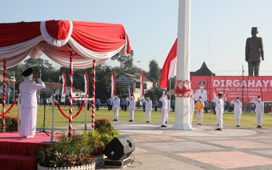 Peringati HUT Kemerdekaan RI ke-76, Pemkab Blitar Gelar Upacara Bendera