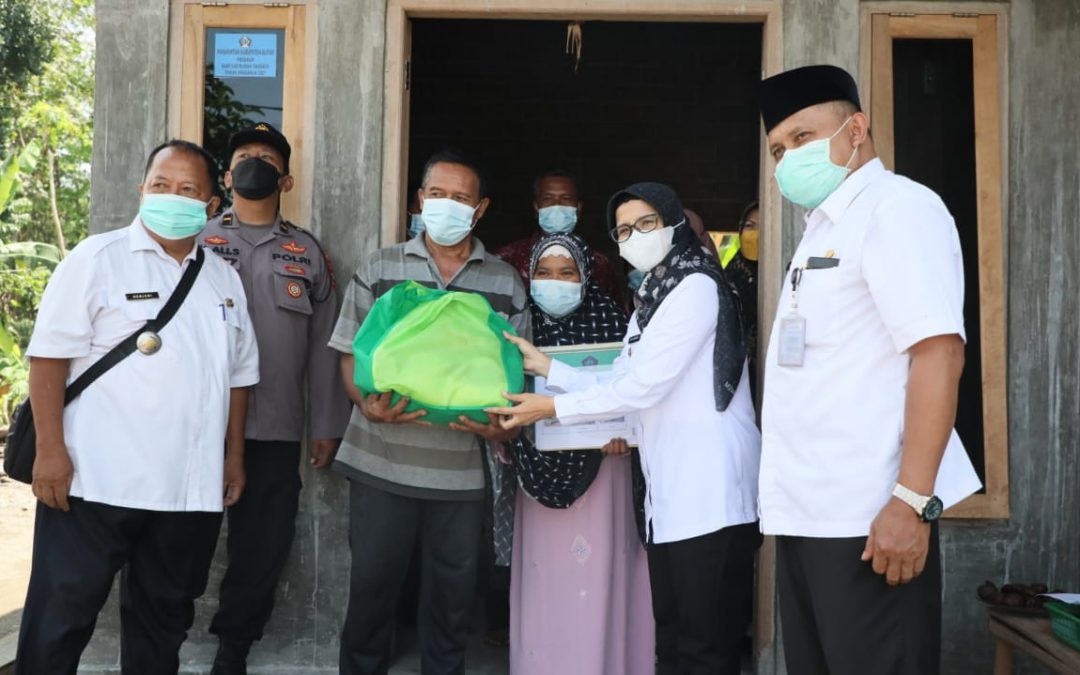 Bupati Blitar Kunjungi Penerima Program Bantuan Rumah Swadaya Tidak Layak Huni