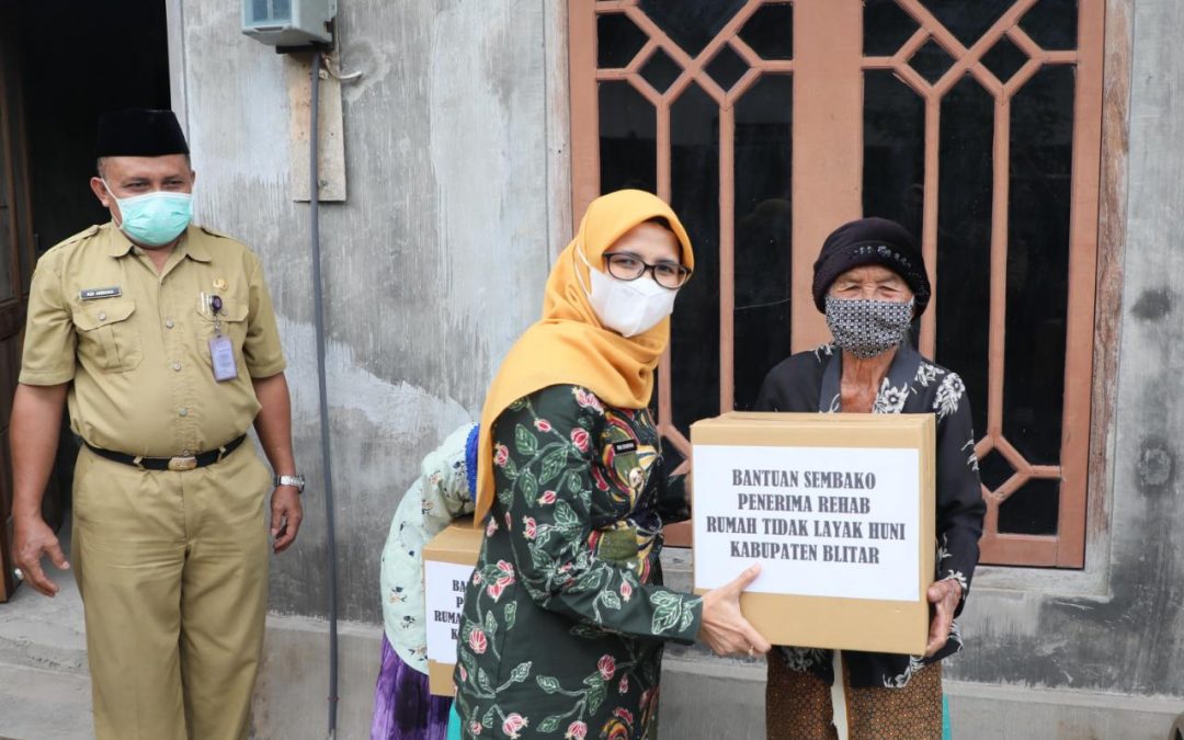 Bupati Blitar Kunjungi Rumah Masyarakat Penerima Program Bantuan Rumah Swadaya Tidak Layak Huni di Kecamatan Talun