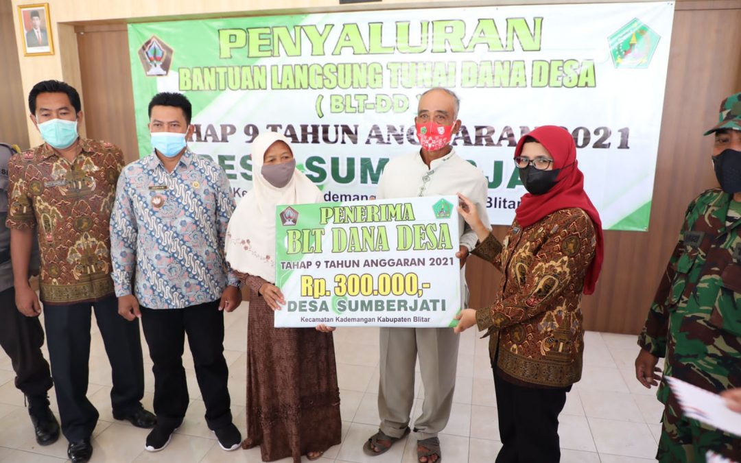 Bupati Blitar Salurkan BLT DD Tahap 9