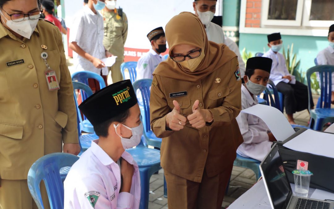 Pemkab Blitar Giat Vaksinasi di Pondok Pesantren