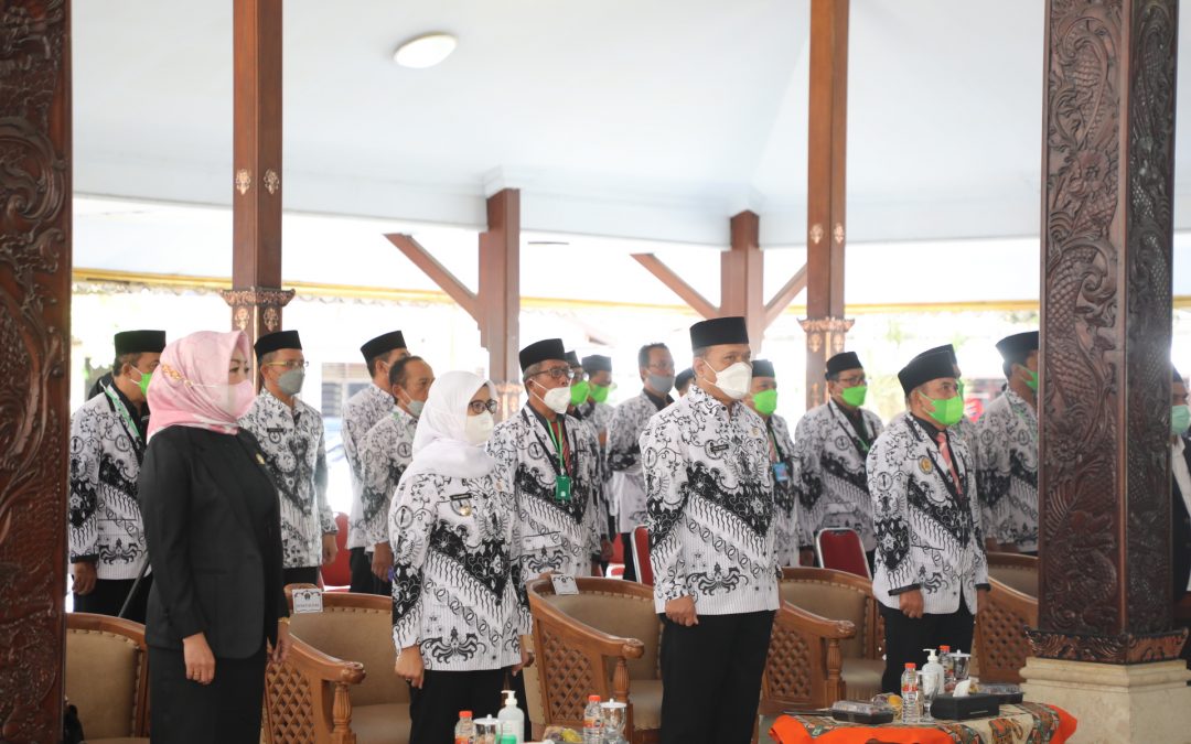 Memperingati HUT PGRI dan Hari Guru Nasional, Bupati Blitar Ajak Guru Di Kabupaten Blitar Menjadi Pembelajar Sejati