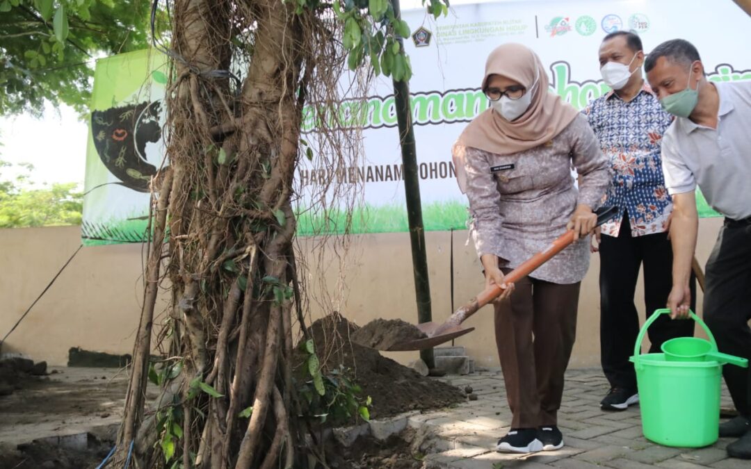 Pemkab Blitar Peringati Hari Menanam Pohon Indonesia Tahun 2021