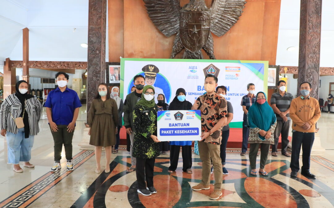 Pemkab Blitar Terima Sembako Dari Indomart dan Aqua