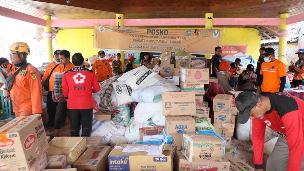 Bupati Blitar Berangkatkan Relawan dan Bantuan untuk Korban Erupsi Semeru