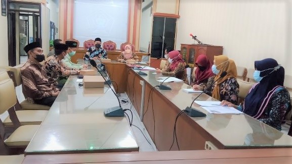 Cetak Pesantren Mandiri dan Berdaya, Pemkab Blitar Komitmen dengan Program One Pesantren One Product