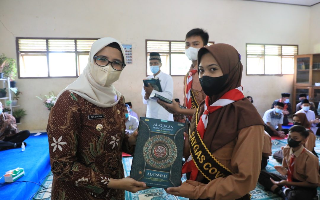 Bupati Blitar Launching One Week One Juz di SMPN 02 Wates