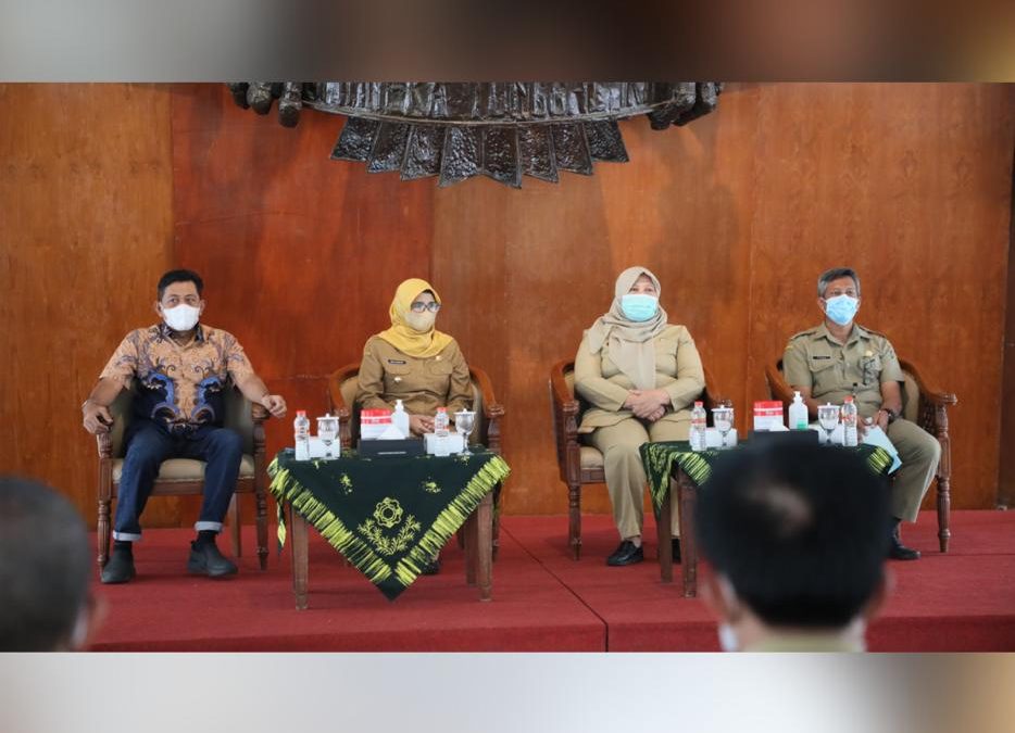 Pemkab Blitar Fasilitasi Peternak Ekspor Ikan Hias di Malaysia