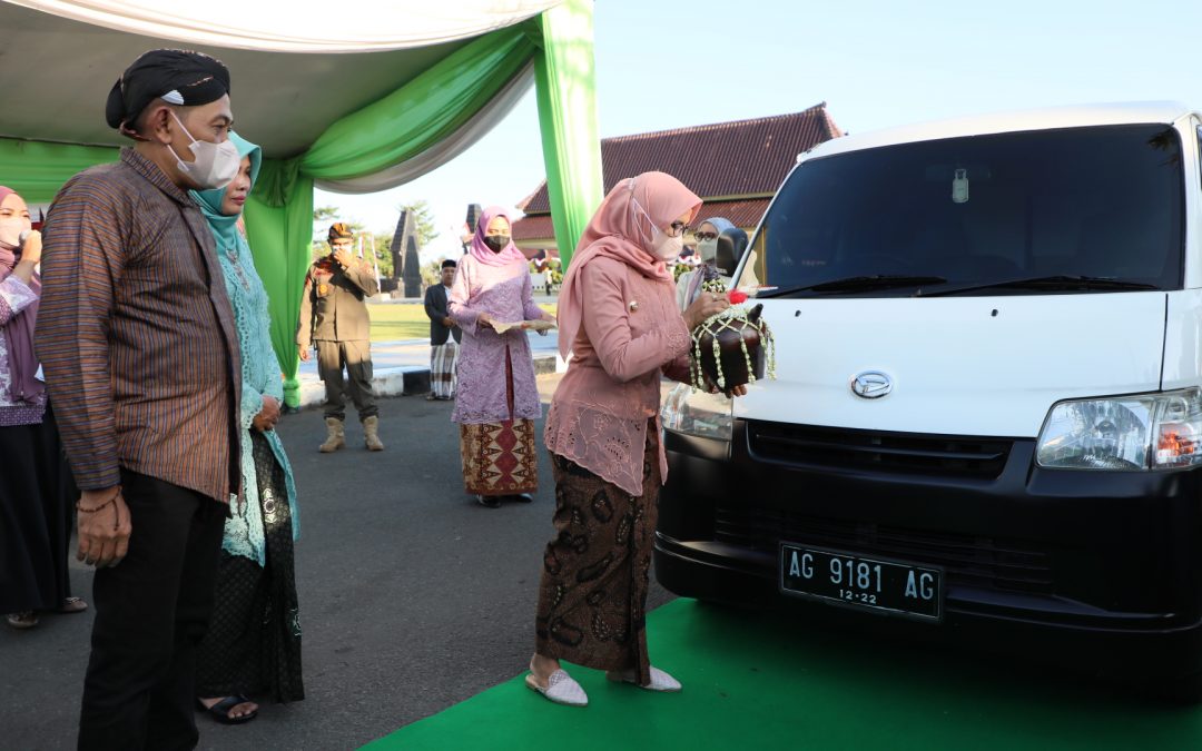 Bupati Blitar Launching Pemberangkatan Perdana Produk UMKM ke Indomaret Wilayah Kabupaten Blitar