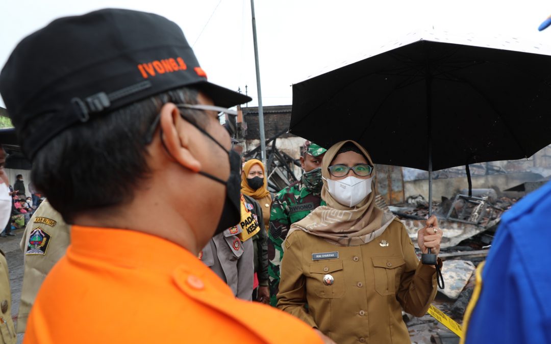 Bupati Blitar Tinjau Lokasi Kebakaran di Pasar Kesamben