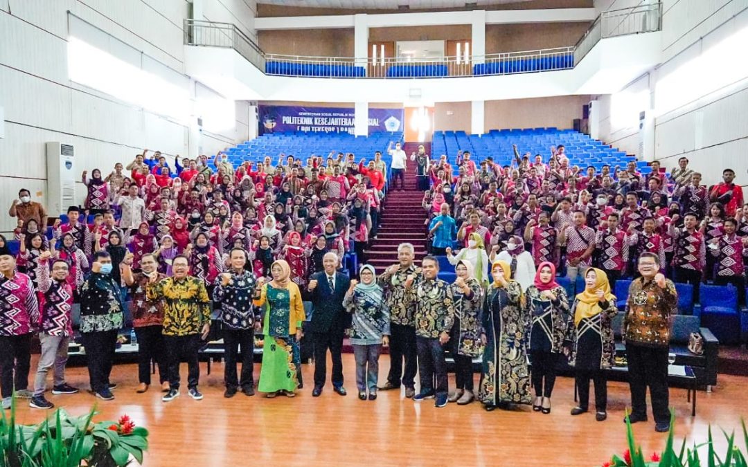 Tingkatkan Kapasitas, Bupati Blitar  Ajak Pendamping PKH dan Tagana Tambah Pengetahuan di Poltekesos