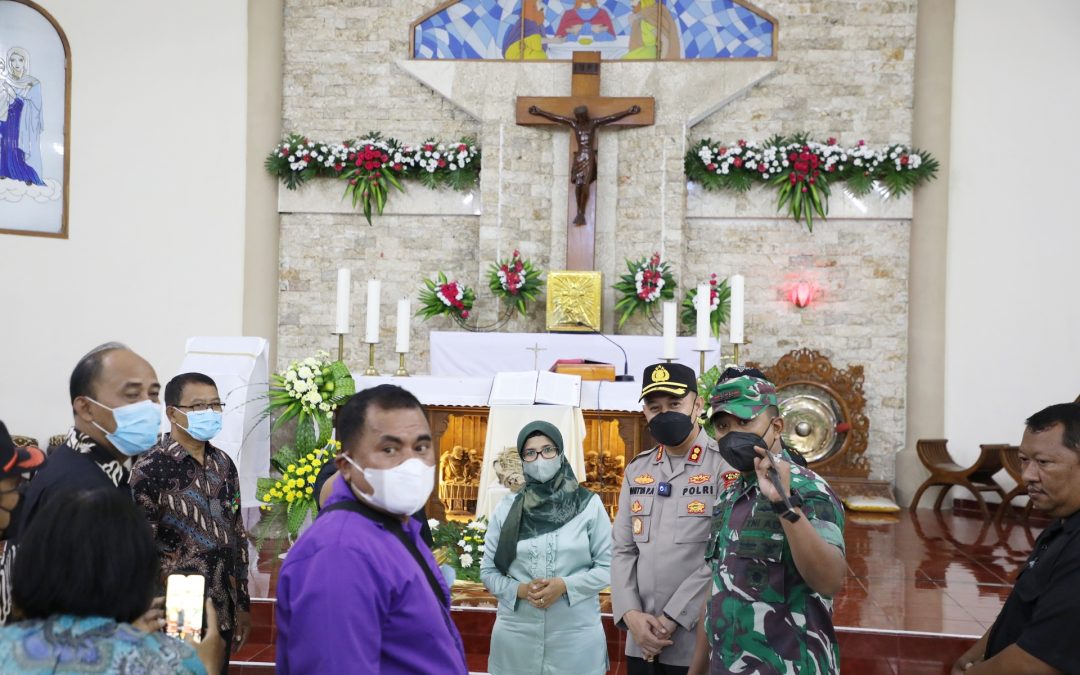 Wujudkan Keamanan dan Kondusifitas Menjelang Nataru, Bupati Blitar Monitoring di Sejumlah Gereja dan Pos Pelayanan Nataru