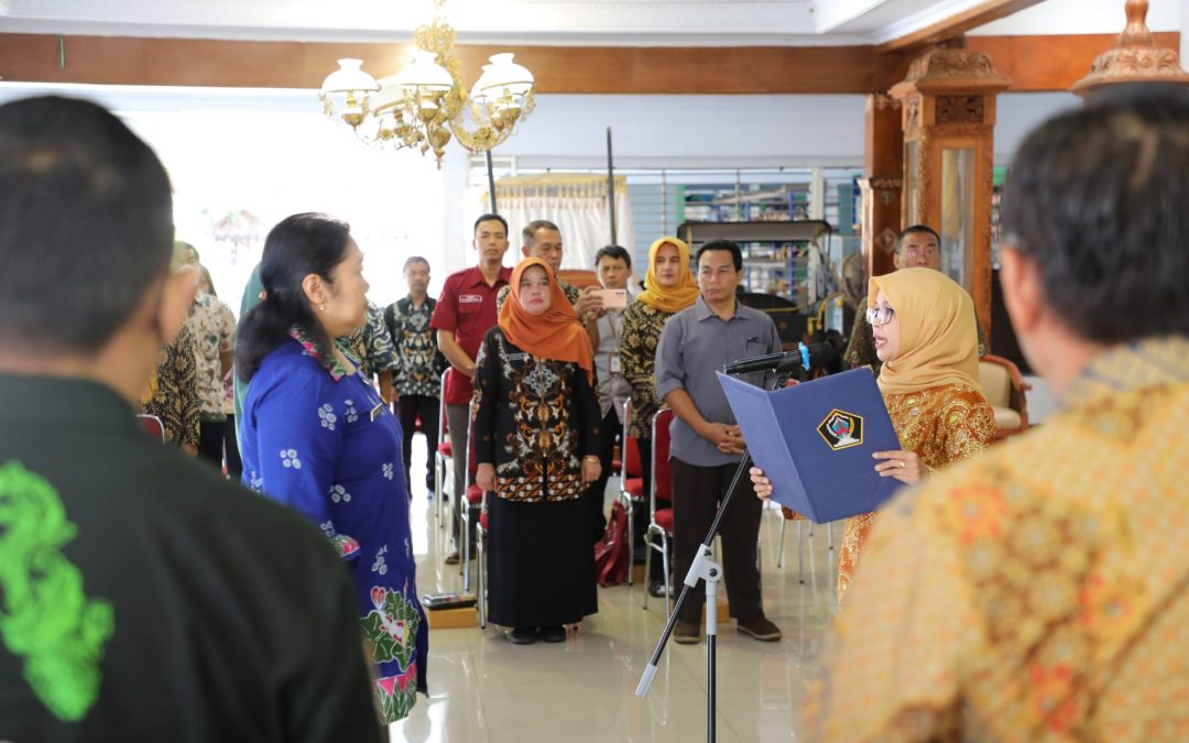 Mak Rini Lantik Dewan Pengawas Perusahaan Daerah Savitri Indah dan PDAM Kabupaten Blitar