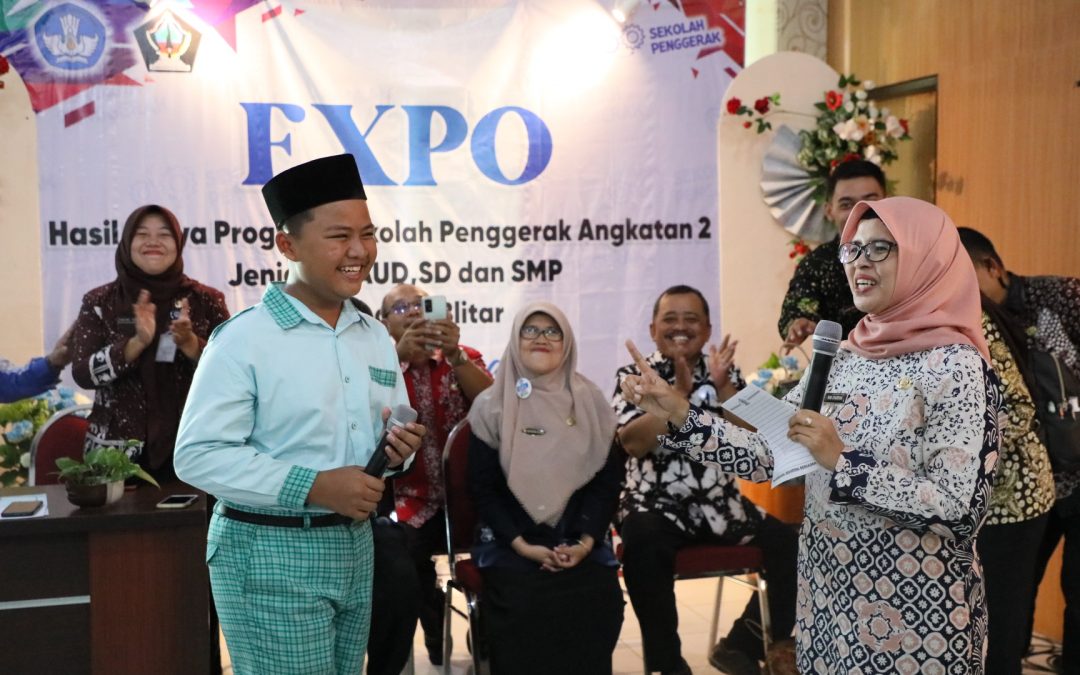 Bupati Blitar Tinjau Expo Hasil Karya Sekolah Penggerak