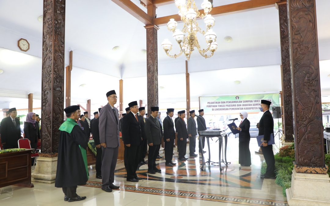 Bupati Blitar Lantik Pejabat Tinggi Pratama dan Pejabat Administrator Tahun 2023