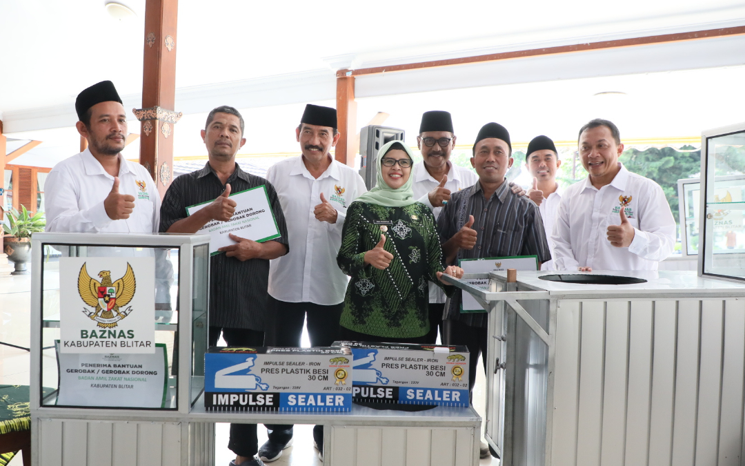 Baznas Pemkab Blitar Salurkan Bantuan Perlengkapan dan Modal Usaha Bagi UMKM