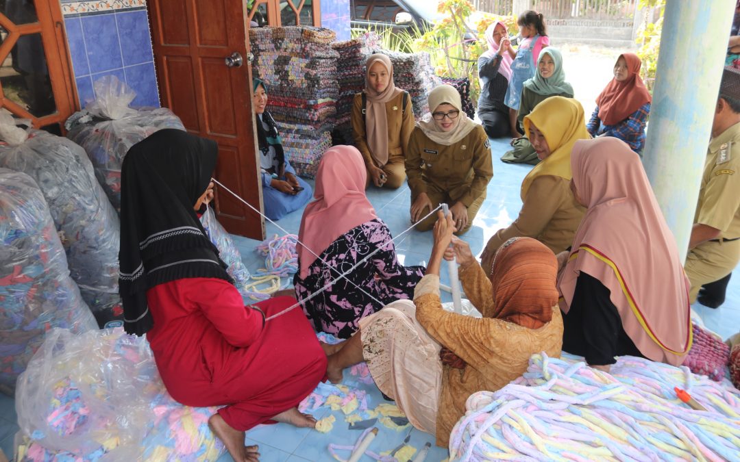 Bupati Blitar Hadiri OVOP di Desa Besuki dan Desa Bendorejo Kecamatan Udanawu