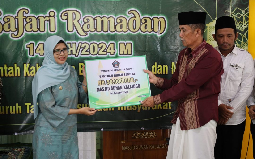 Bupati Blitar Salurkan Bantuan Hibah di Masjid Talun dan Nglegok