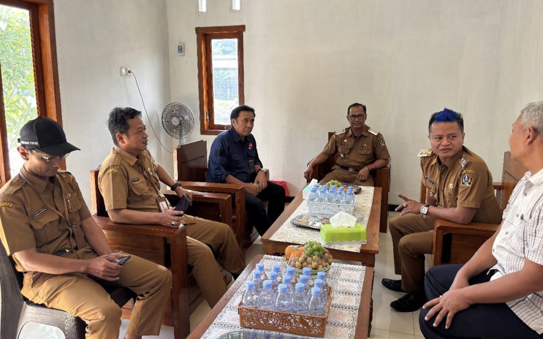 Wakil Bupati Blitar Melakukan Kunjungan ke Pelaku Usaha Peternak Ayam Petelur di Kabupaten Blitar