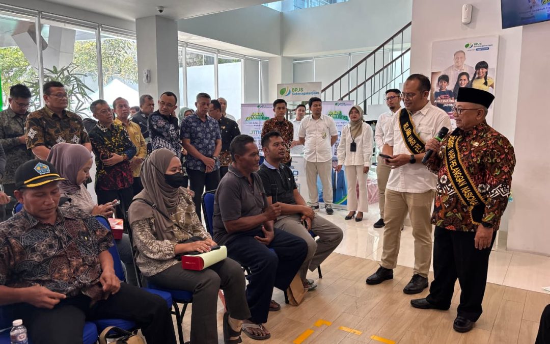 Bupati Blitar Hadiri Peringatan Hari Pelanggan Nasional Tahun 2025